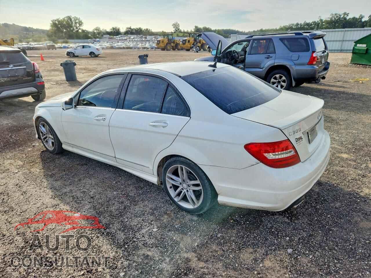 MERCEDES-BENZ C-CLASS 2012 - WDDGF8BB1CA693921