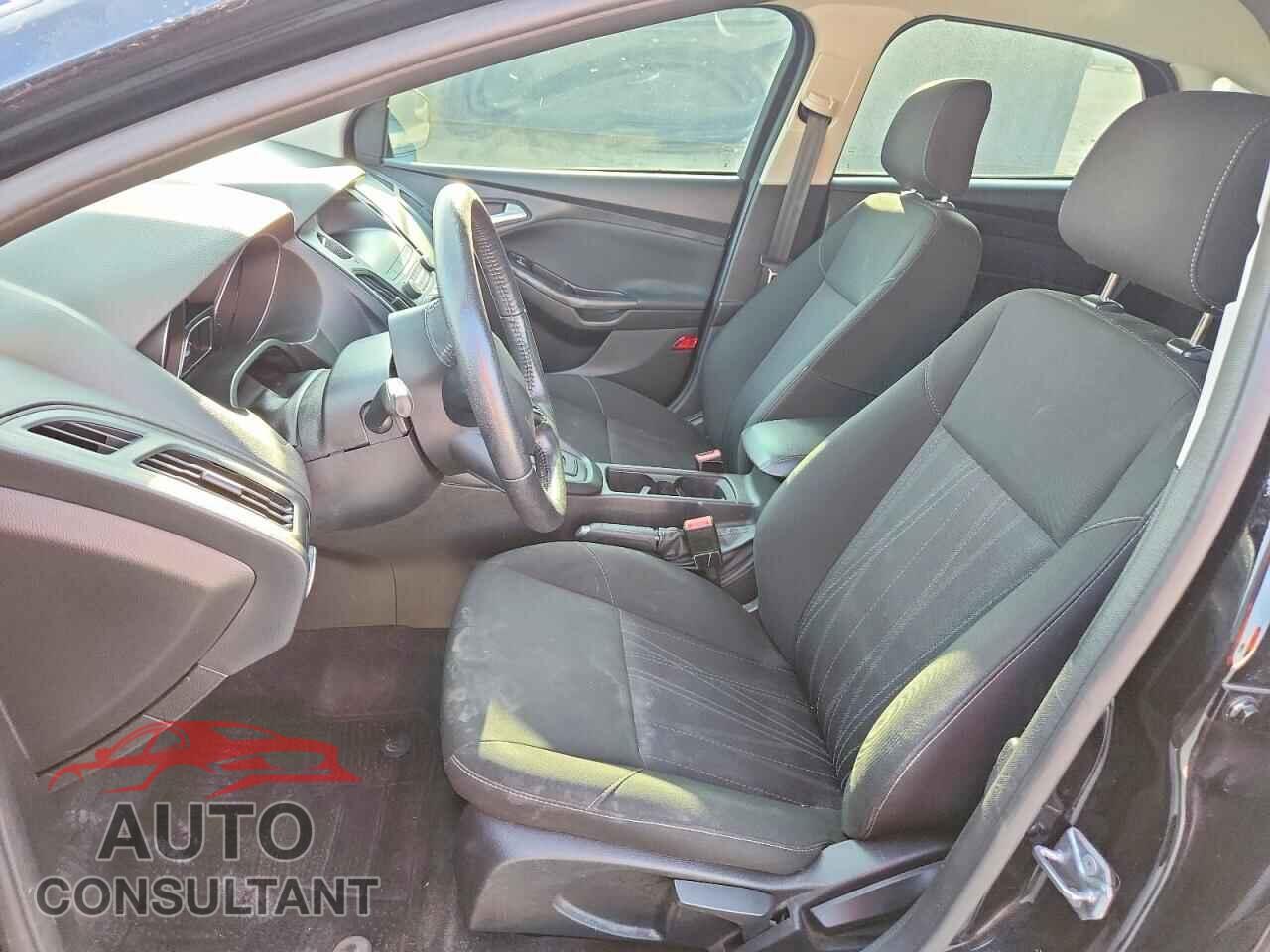FORD FOCUS 2018 - 1FADP3FEXJL286429