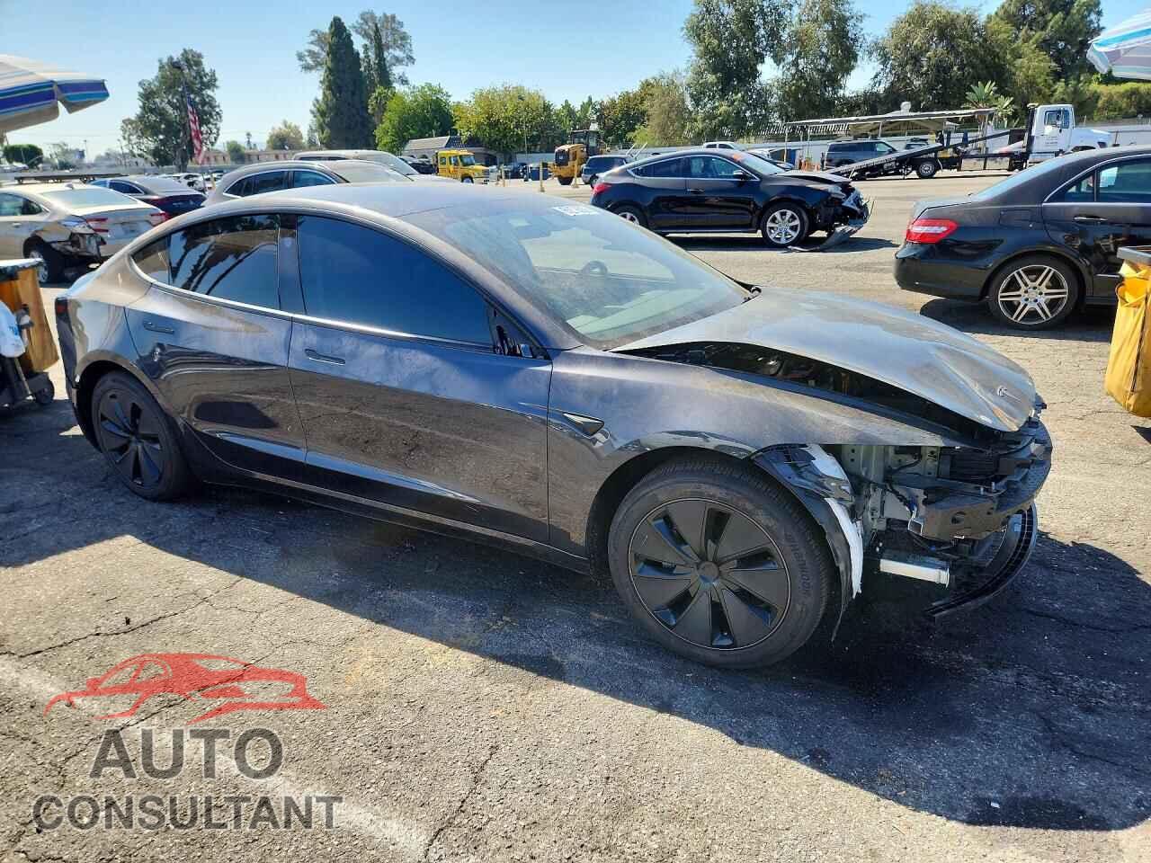 TESLA MODEL 3 2025 - 5YJ3E1EA5SF906123