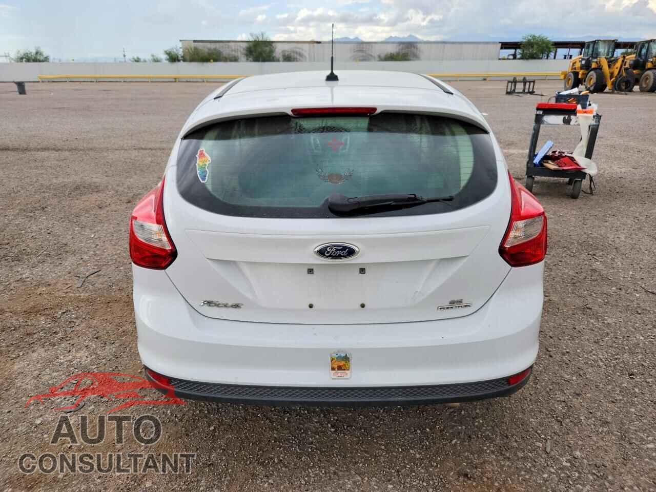 FORD FOCUS 2014 - 1FADP3K2XEL461005