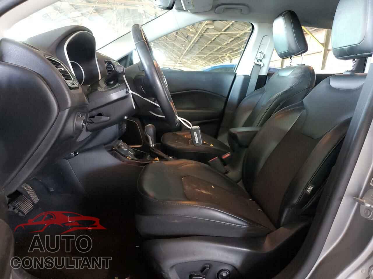 JEEP COMPASS 2019 - 3C4NJDBB8KT595047
