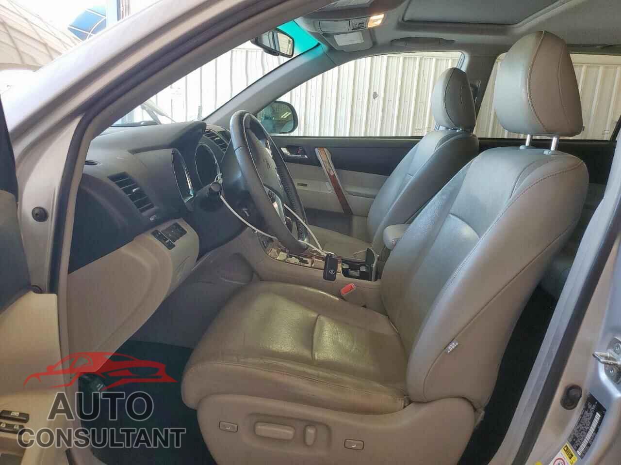TOYOTA HIGHLANDER 2012 - 5TDYK3EH5CS084041