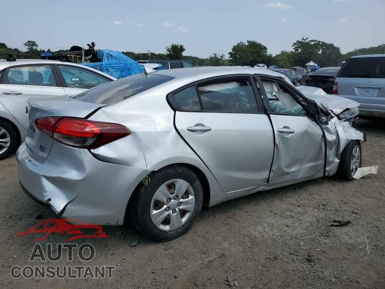 KIA FORTE 2017 - 3KPFK4A76HE025026