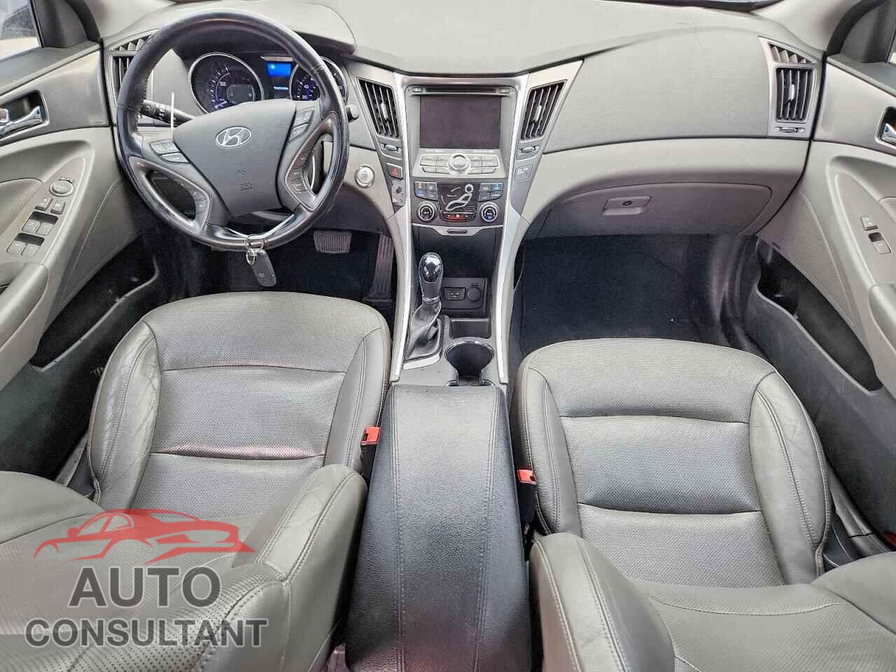 HYUNDAI SONATA 2015 - KMHEC4A45FA121885