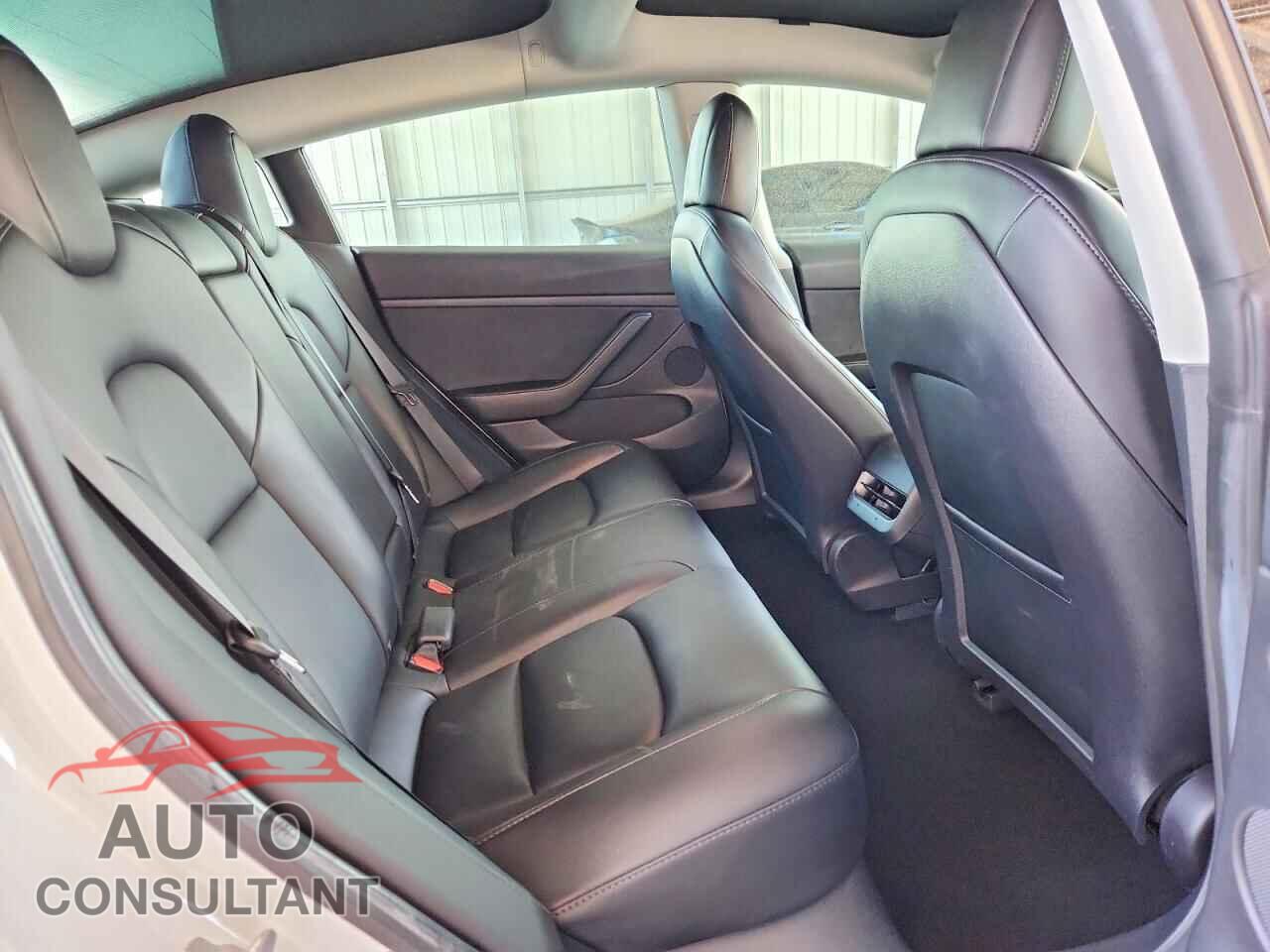 TESLA MODEL 3 2021 - 5YJ3E1EB7MF001295