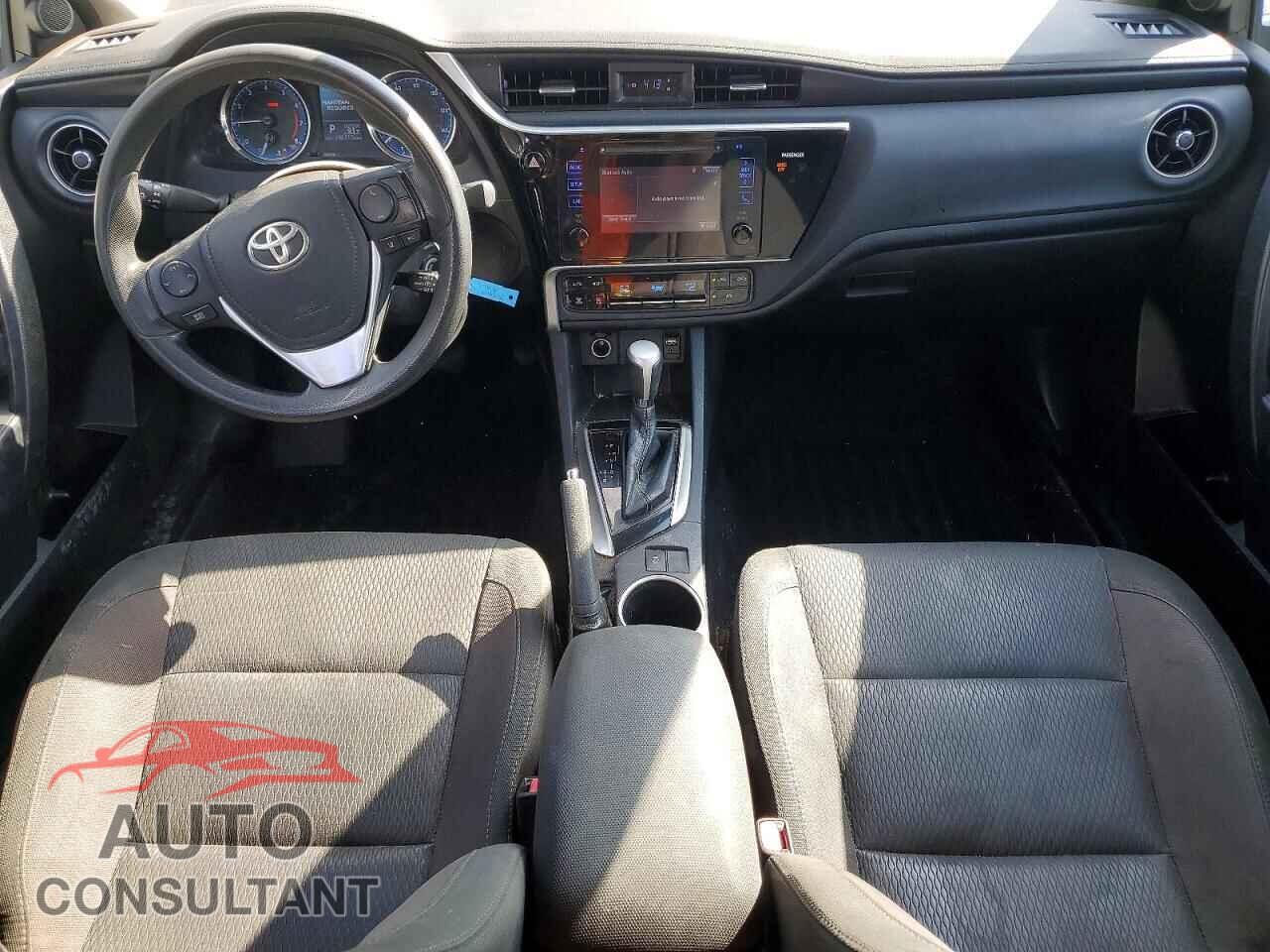 TOYOTA COROLLA 2017 - 2T1BURHE2HC756139