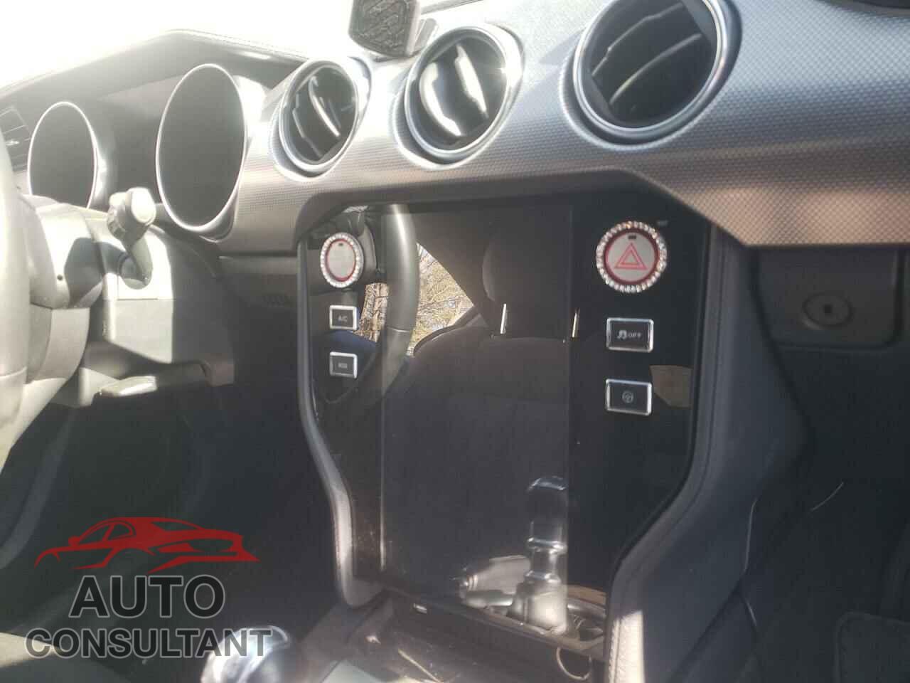 FORD MUSTANG 2020 - 1FA6P8CFXL5129039