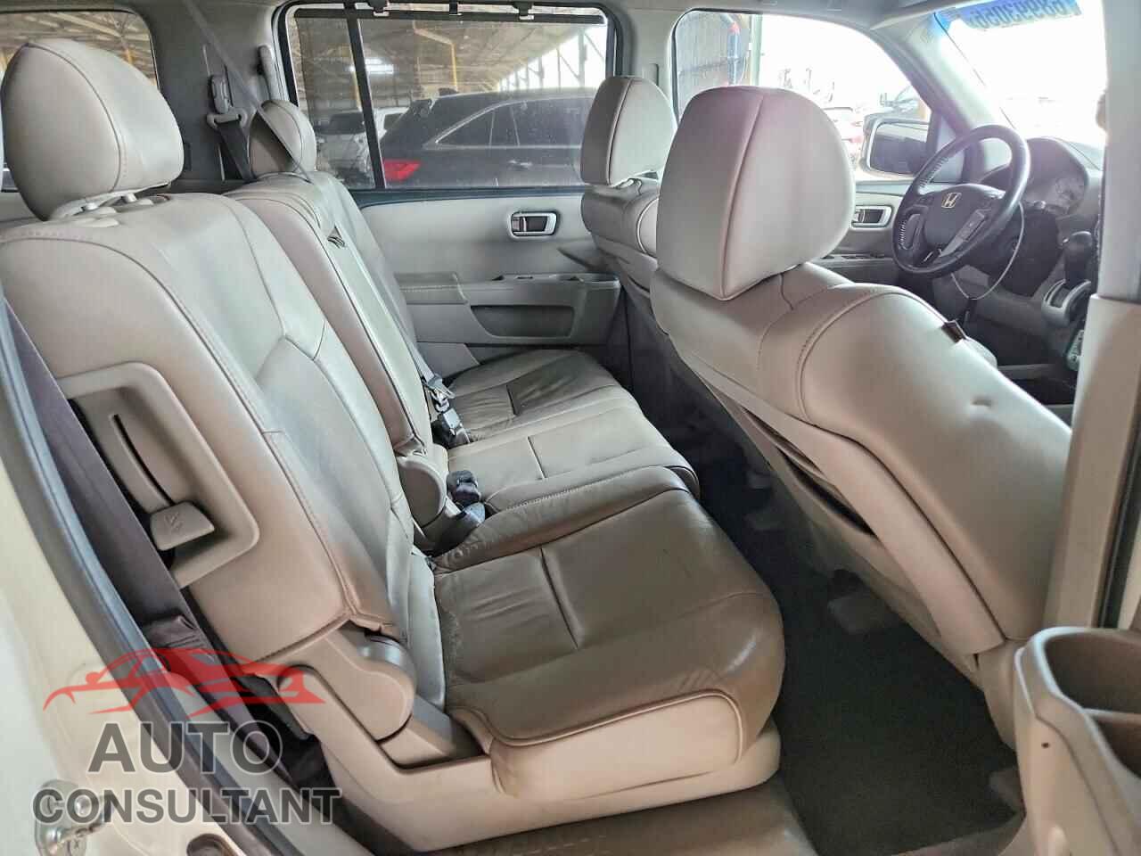 HONDA PILOT 2011 - 5FNYF3H91BB007260