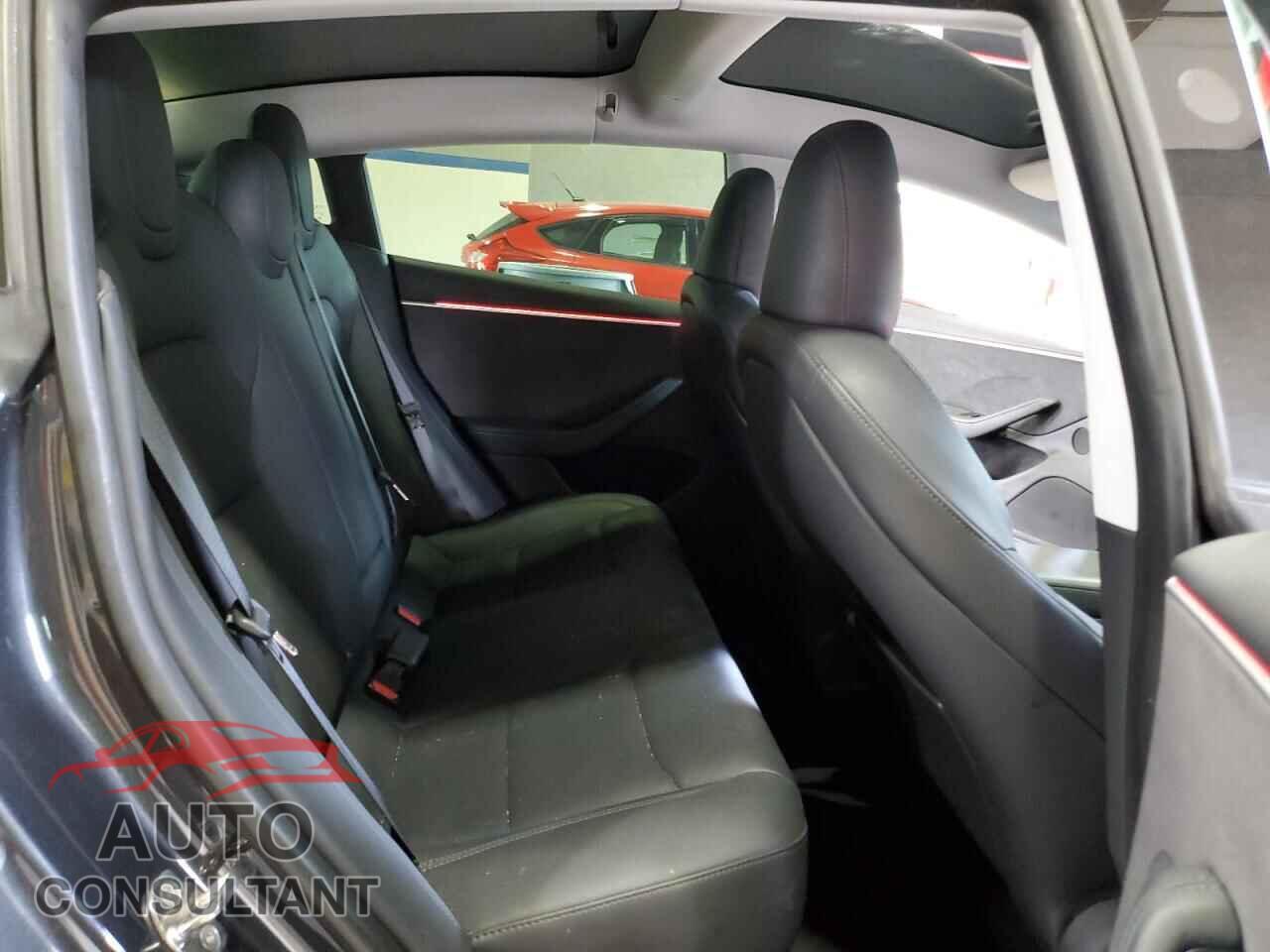 TESLA MODEL 3 2024 - 5YJ3E1EB2RF724592