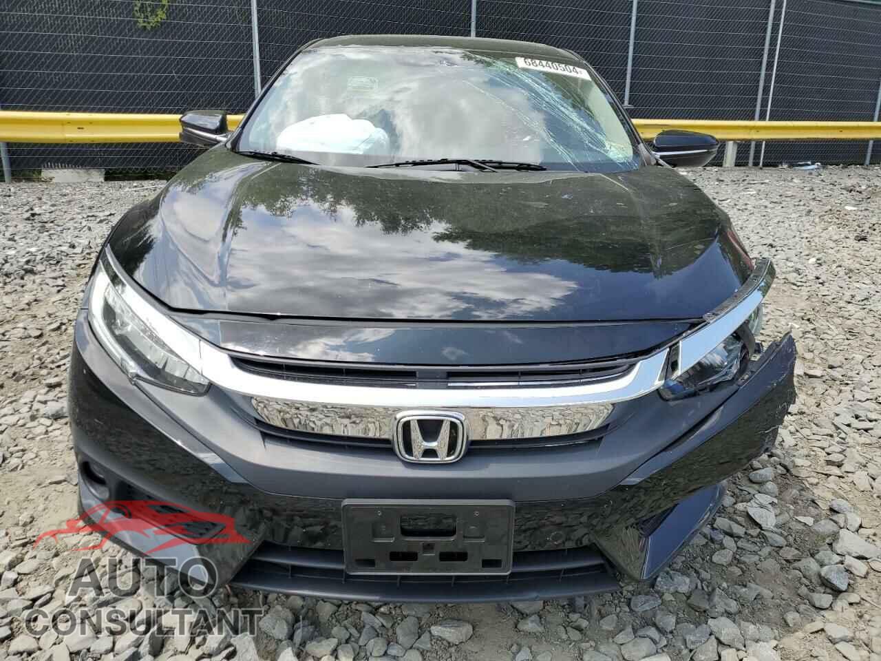 HONDA CIVIC 2018 - JHMFC1F95JX043902