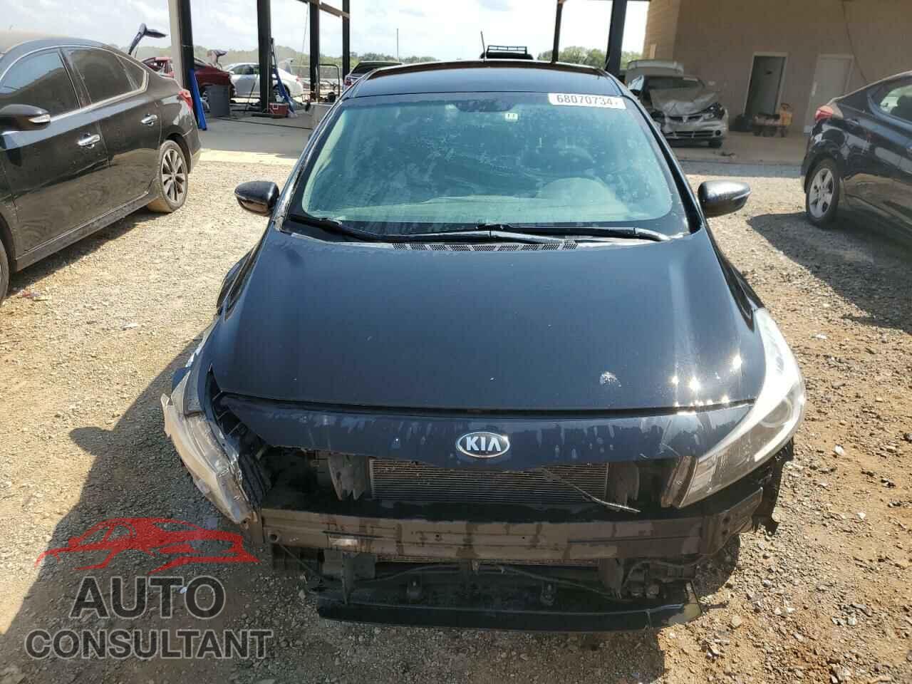KIA FORTE 2017 - KNAFK5A85H5717818