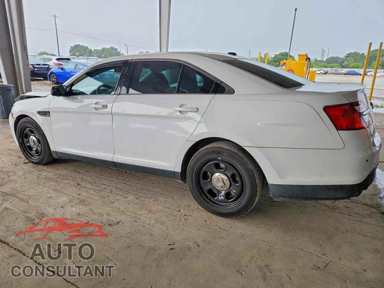 FORD TAURUS 2013 - 1FAHP2L88DG213213
