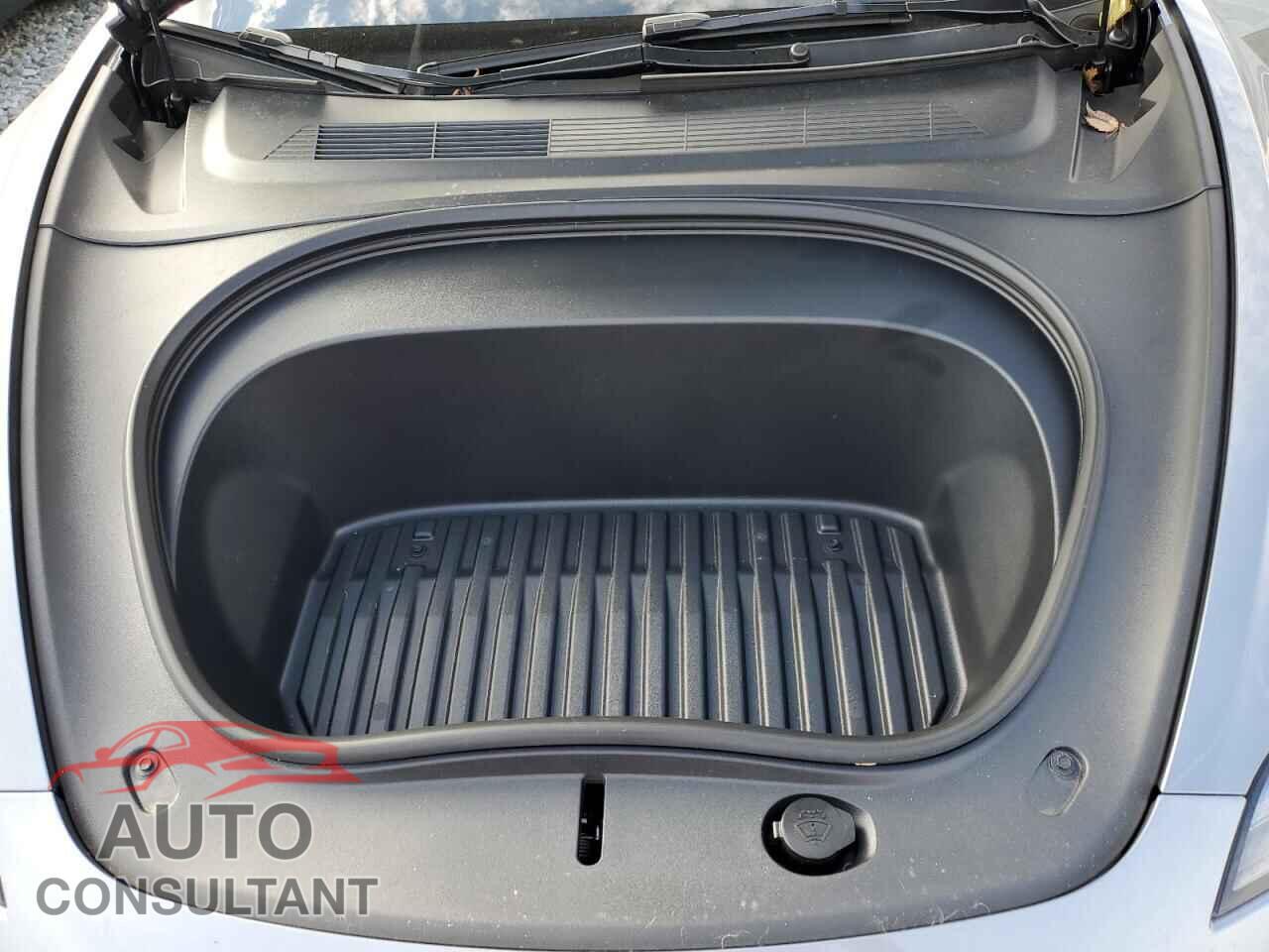 TESLA MODEL 3 2024 - 5YJ3E1EA6RF862207