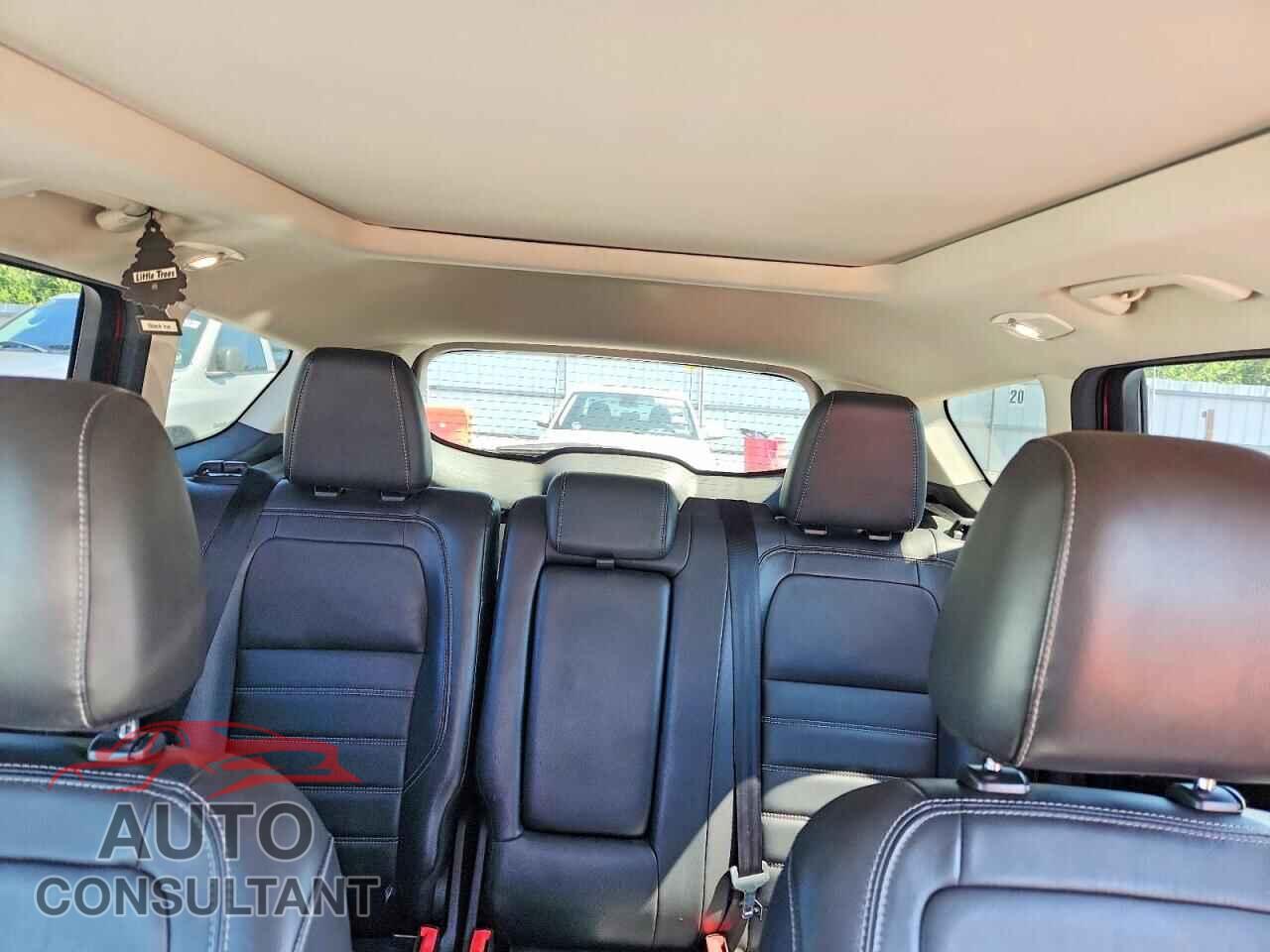 FORD ESCAPE 2017 - 1FMCU9JD2HUC30758