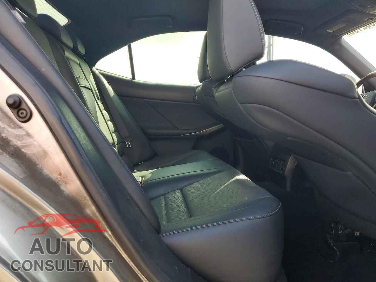 LEXUS IS 2017 - JTHBA1D20H5046867