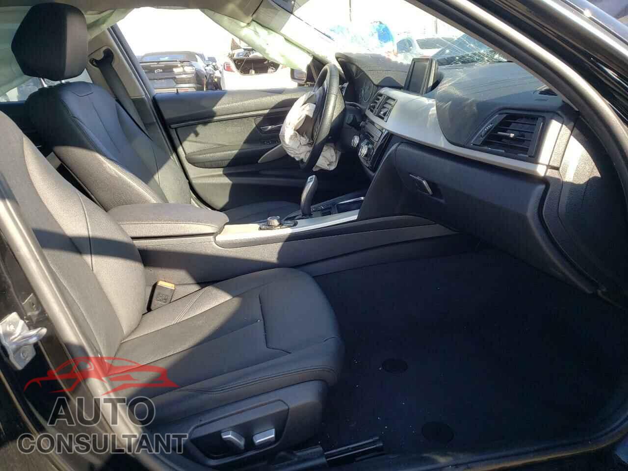 BMW 3 SERIES 2017 - WBA8A9C3XHK864643