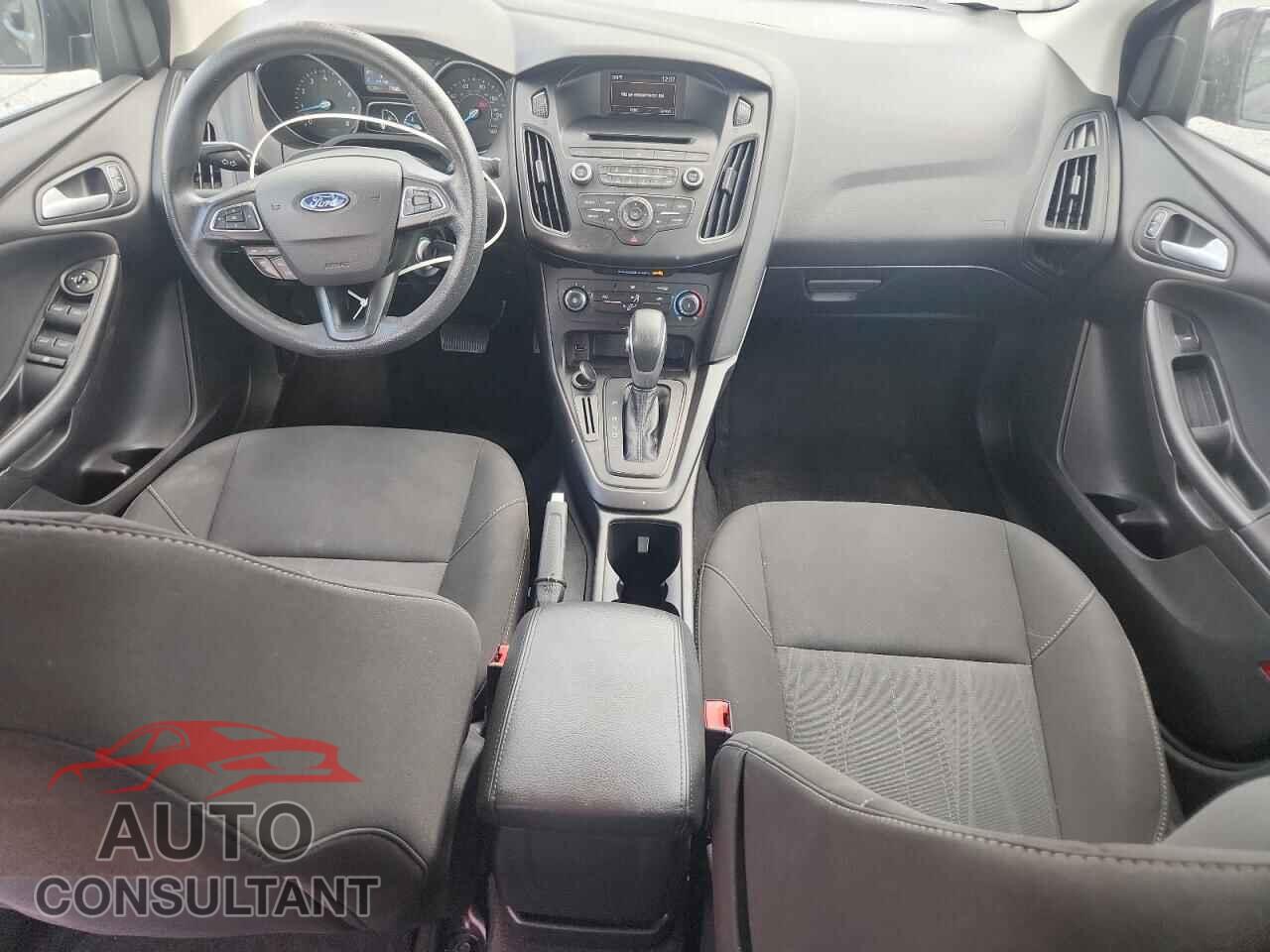 FORD FOCUS 2017 - 1FADP3F22HL320203