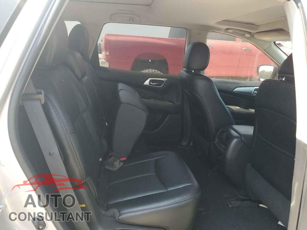 NISSAN PATHFINDER 2017 - 5N1DR2MN8HC902443