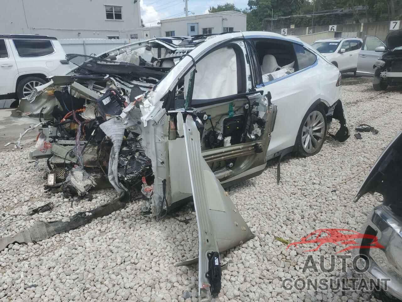 TESLA MODEL X 2017 - 5YJXCAE21HF078564