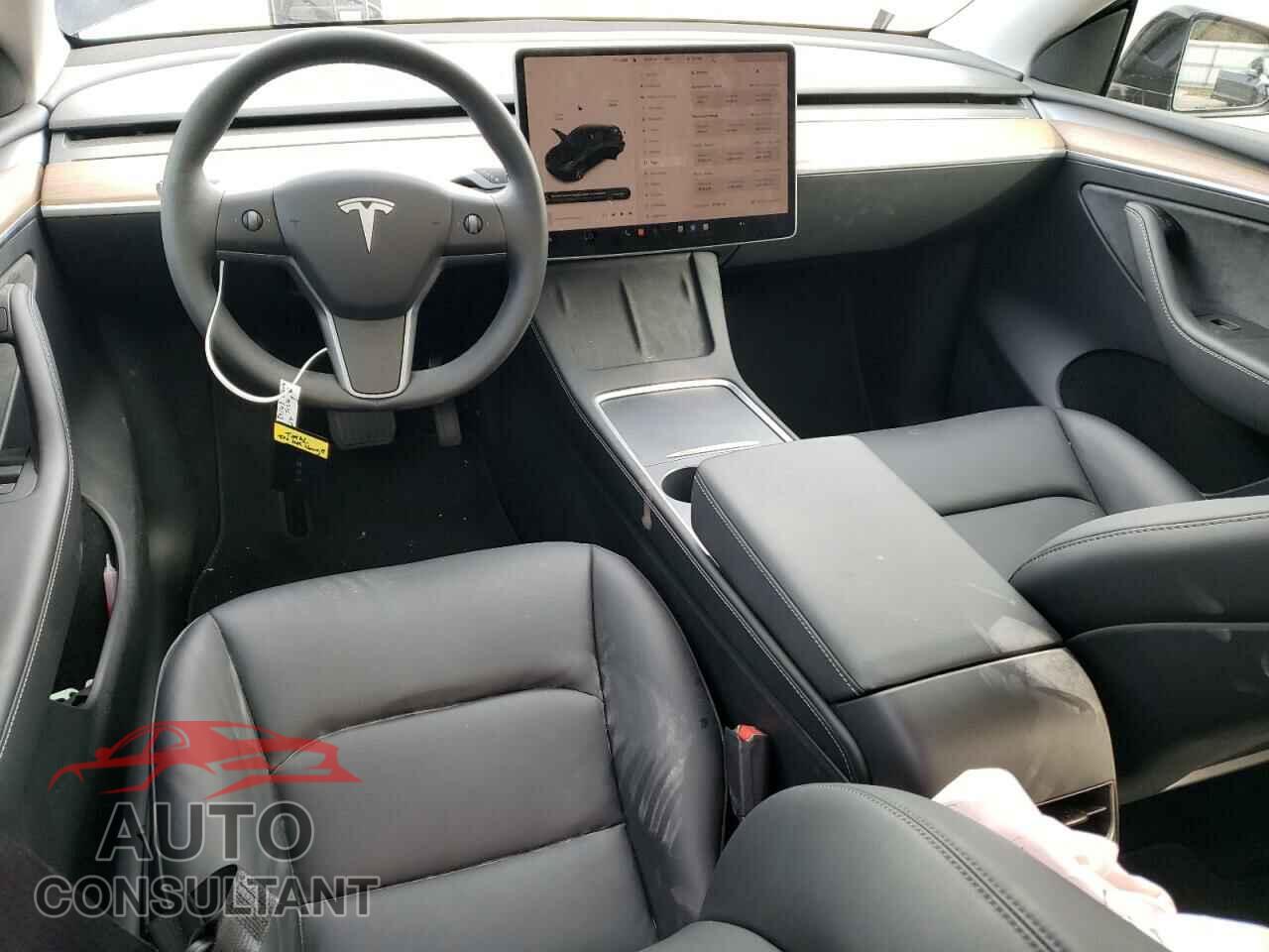 TESLA MODEL Y 2024 - 7SAYGDEE8RF983196