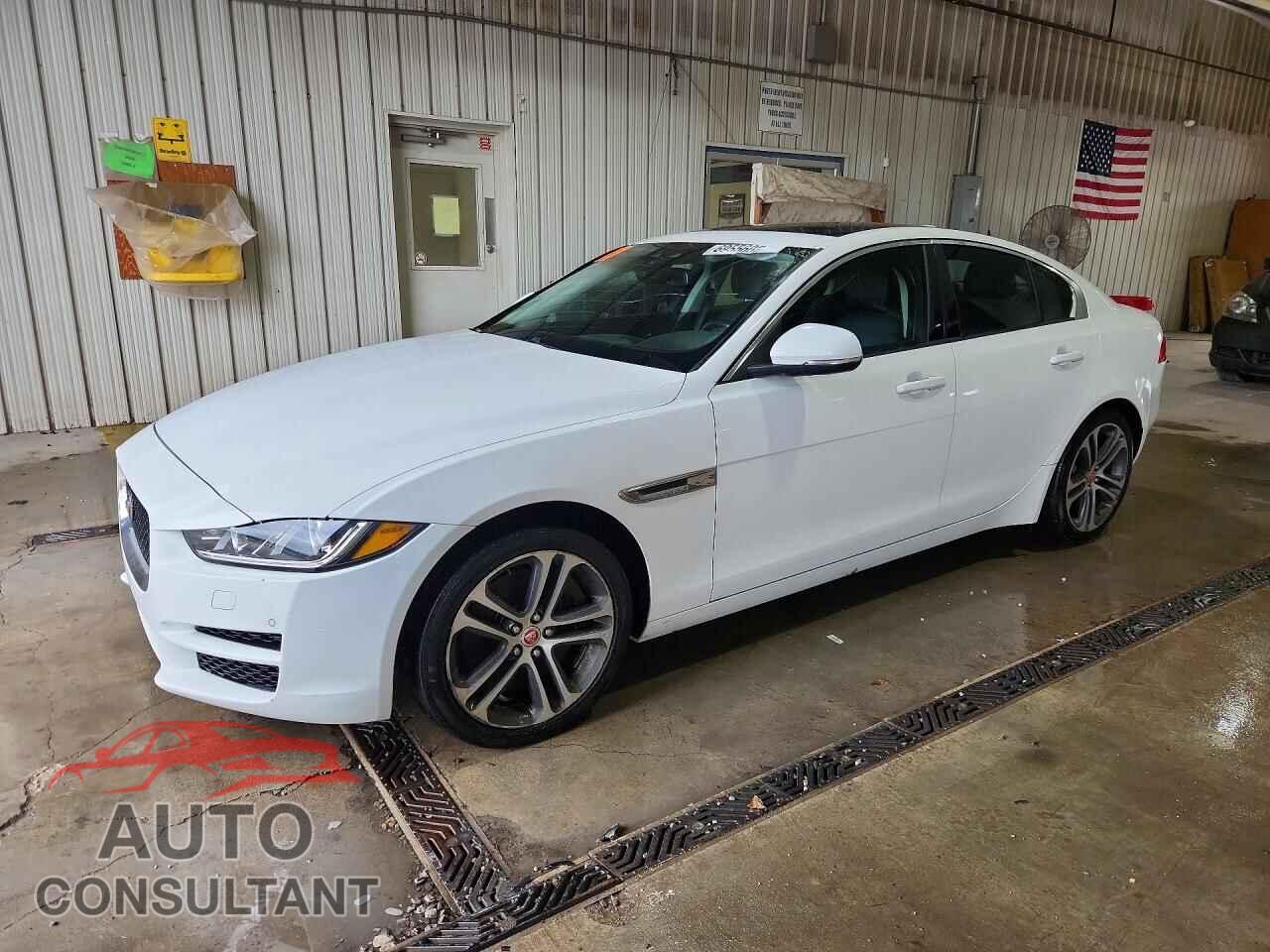JAGUAR XE 2017 - SAJAJ4BV5HA975733