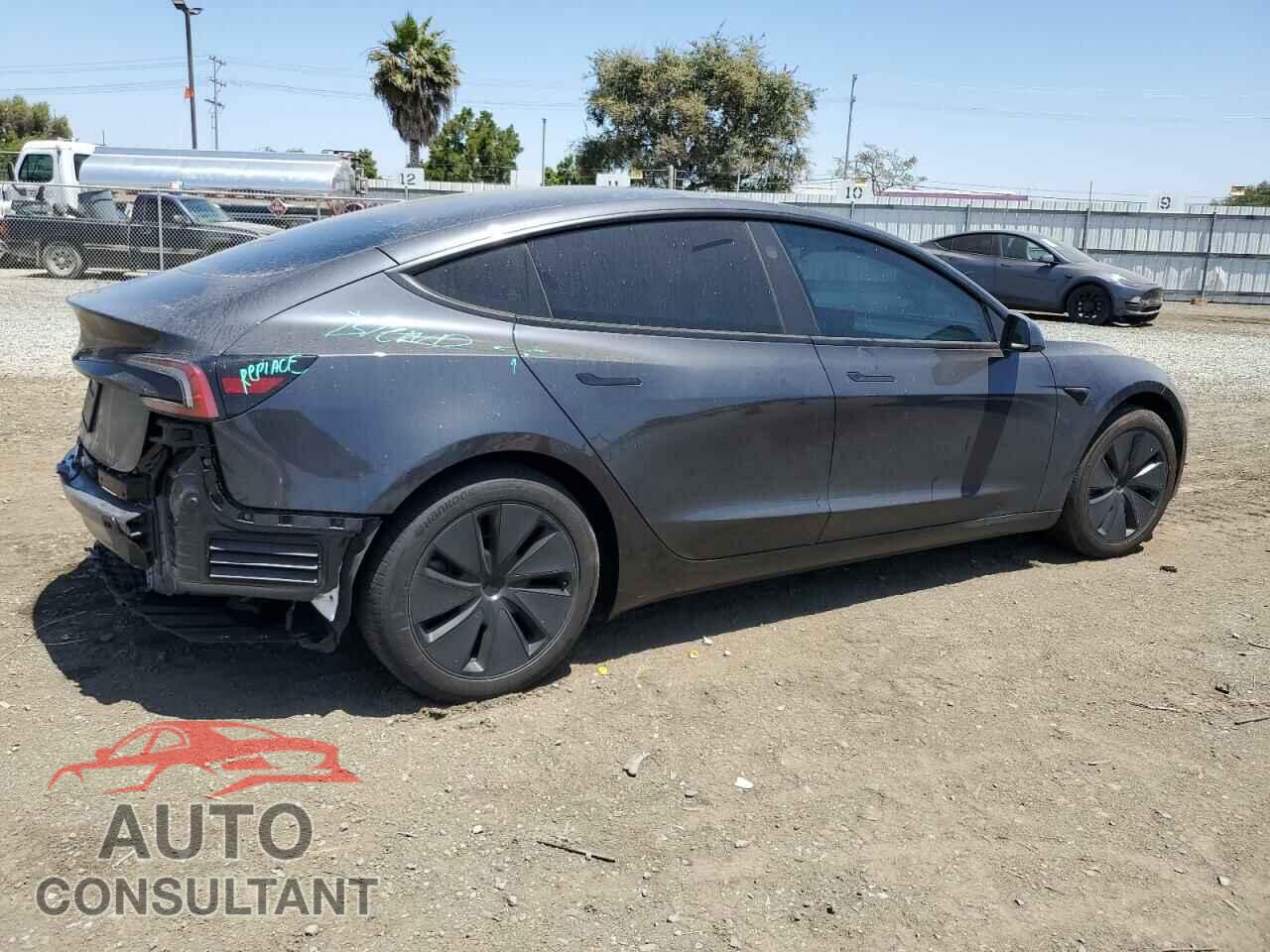 TESLA MODEL 3 2024 - 5YJ3E1EA3RF727962