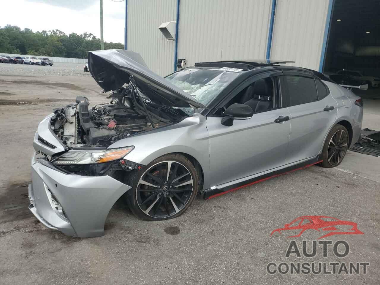TOYOTA CAMRY 2018 - 4T1B61HK2JU142830