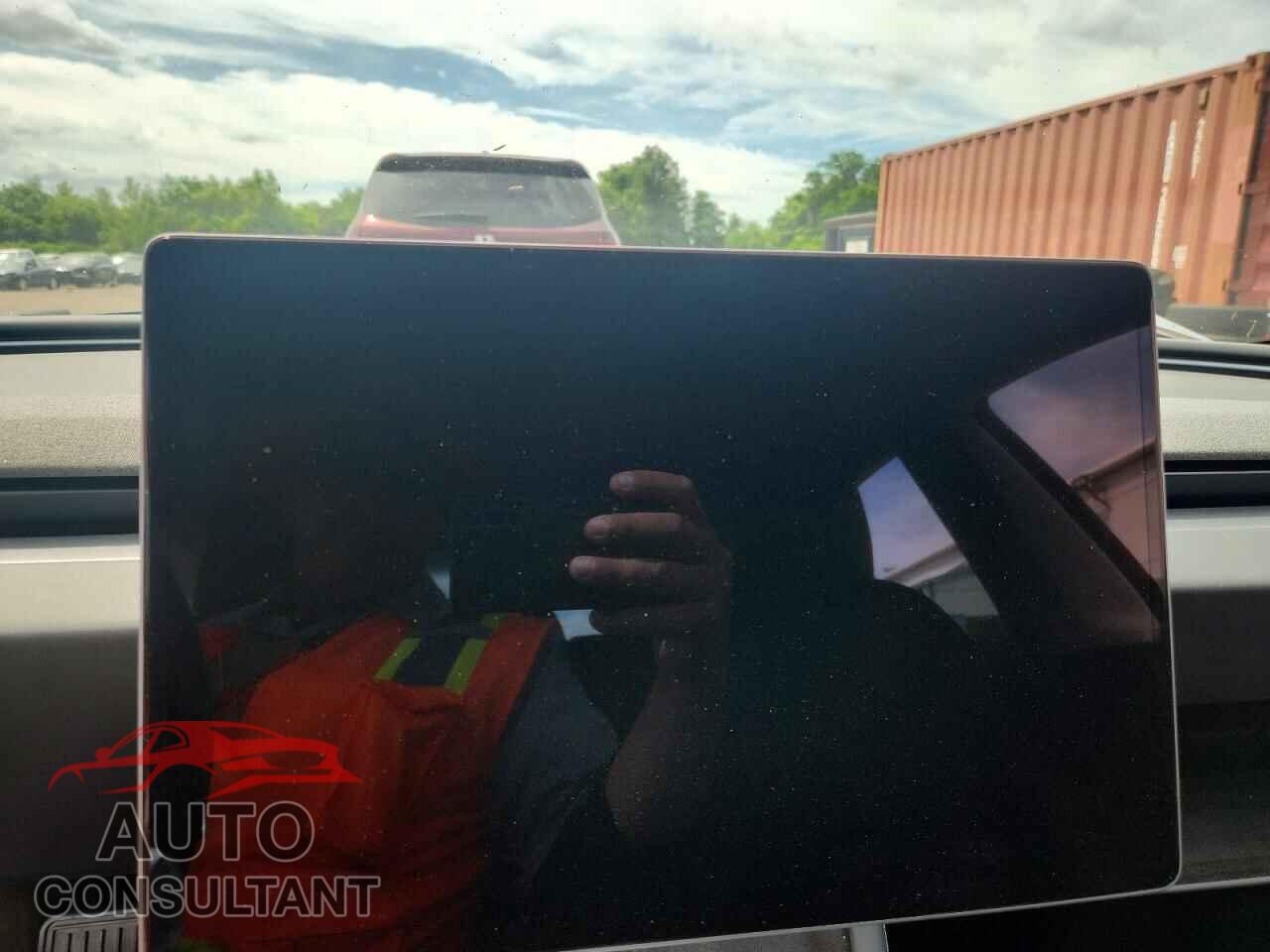 TESLA MODEL 3 2024 - 5YJ3E1EB7RF794900