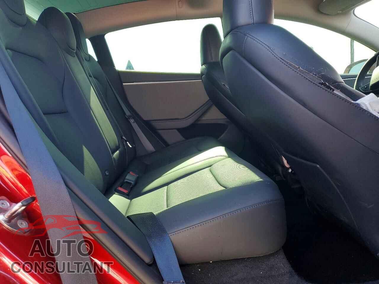 TESLA MODEL 3 2024 - 5YJ3E1EA4RF748836