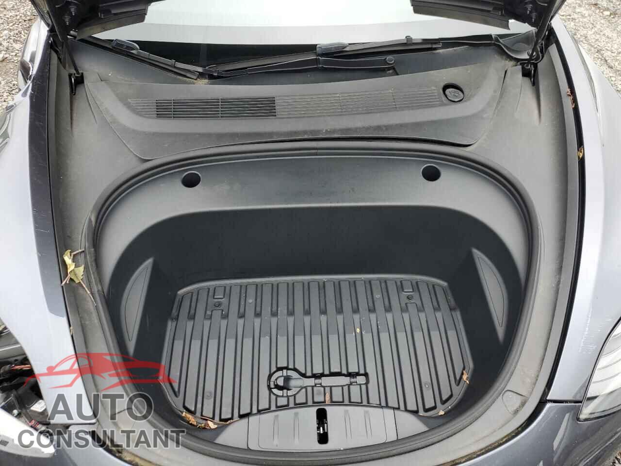 TESLA MODEL 3 2023 - 5YJ3E1EA0PF673646