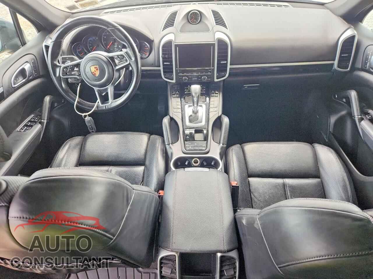 PORSCHE CAYENNE 2016 - WP1AA2A27GKA37928