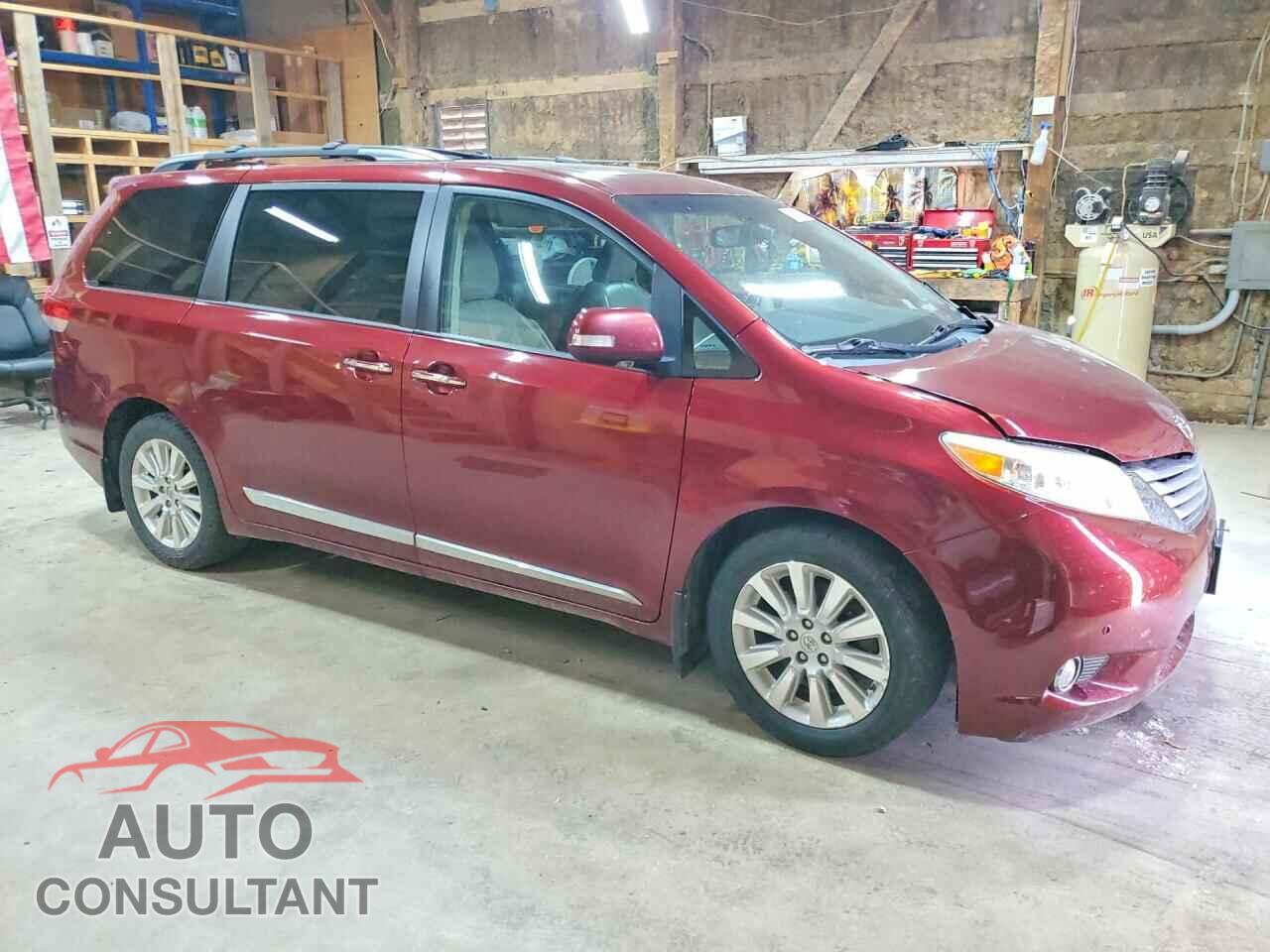 TOYOTA SIENNA 2013 - 5TDDK3DC8DS067448