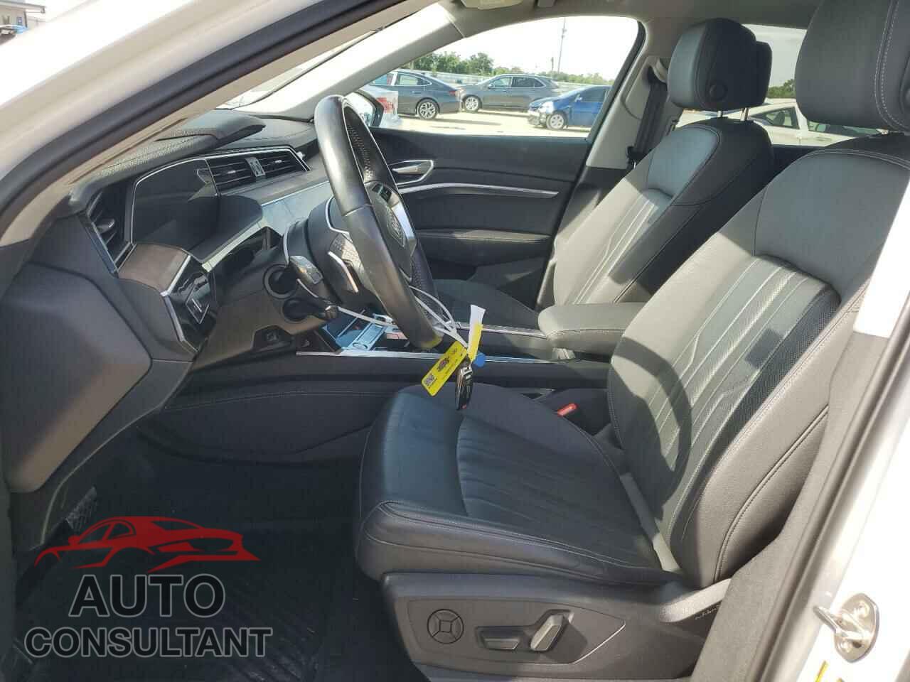 AUDI E-TRON 2019 - WA1LAAGE3KB024442