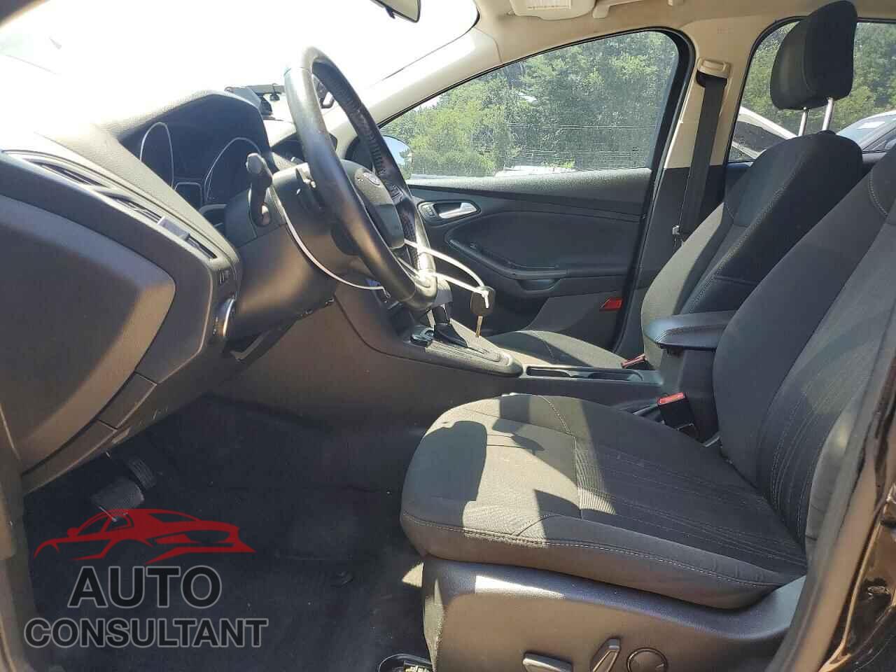 FORD FOCUS 2016 - 1FADP3K23GL362643