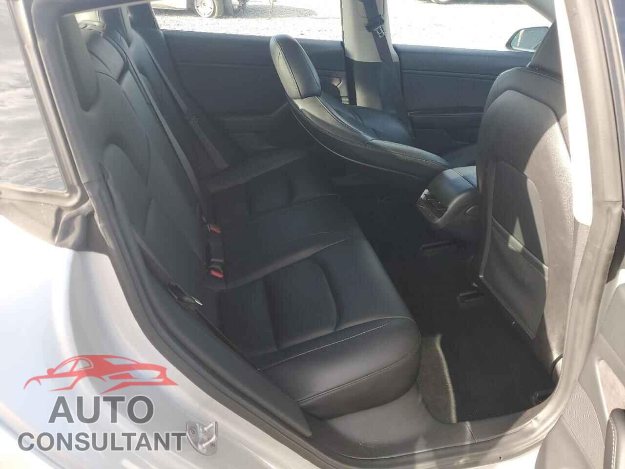 TESLA MODEL 3 2018 - 5YJ3E1EB2JF083335