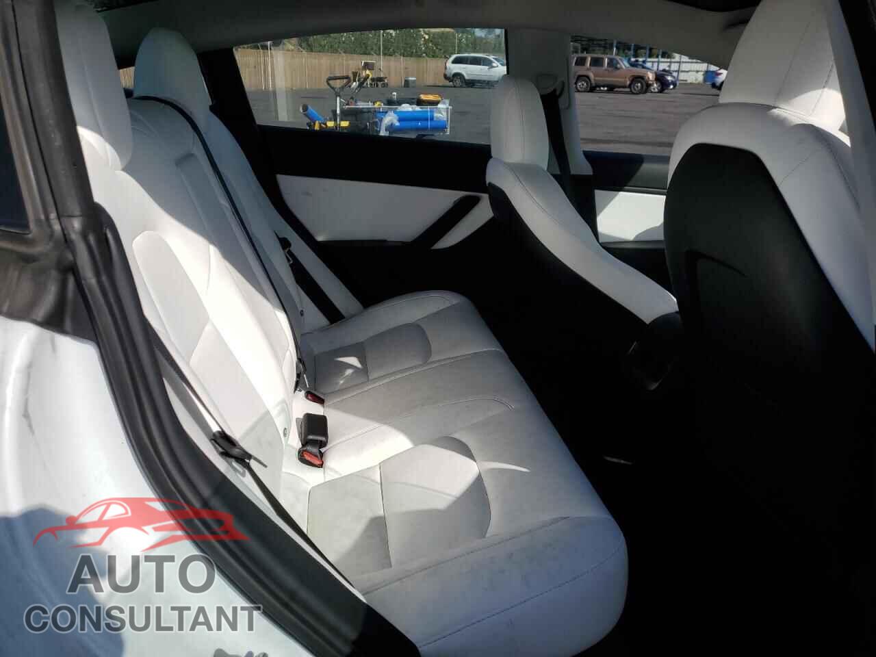 TESLA MODEL 3 2018 - 5YJ3E1EB5JF112911