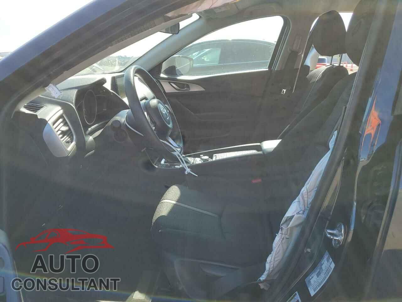 MAZDA 3 2017 - 3MZBN1U74HM104858