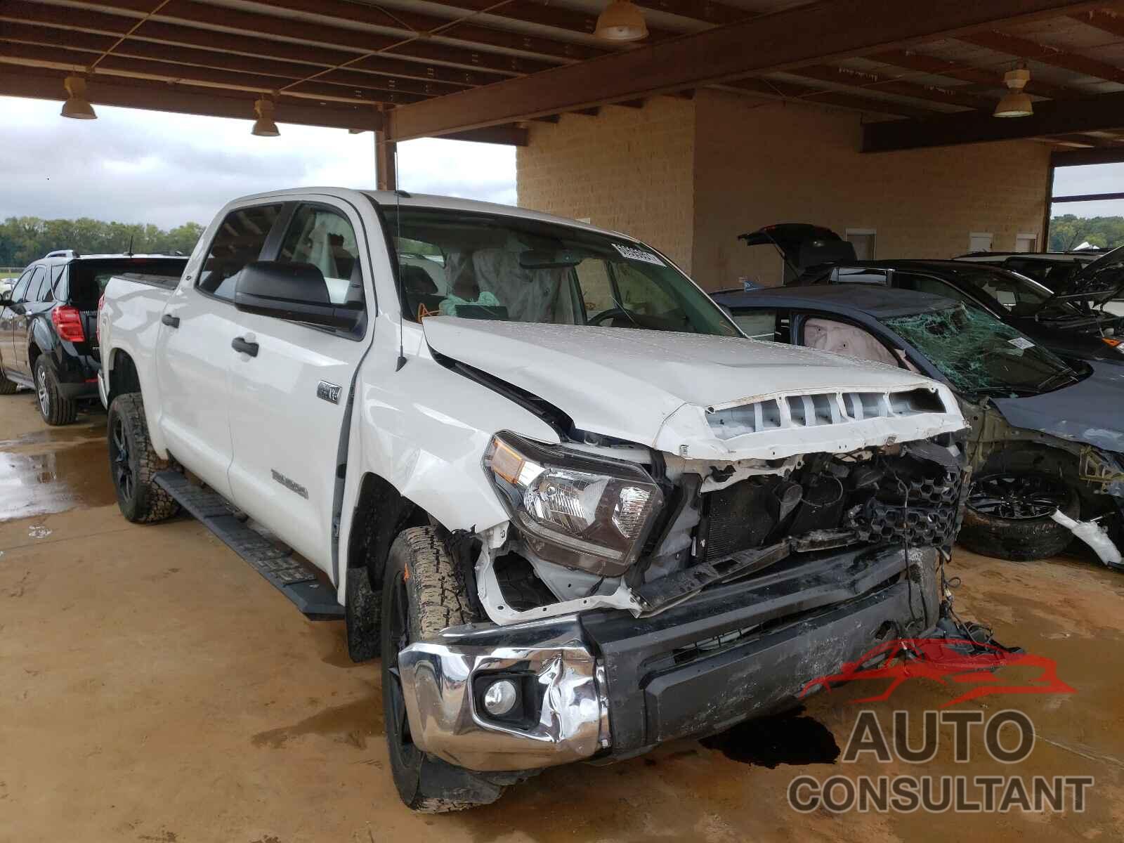 TOYOTA TUNDRA 2019 - 5TFDW5F11KX820109