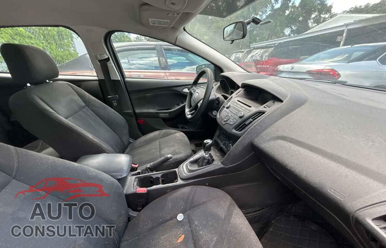 FORD FOCUS 2017 - 1FADP3FEXHL238486