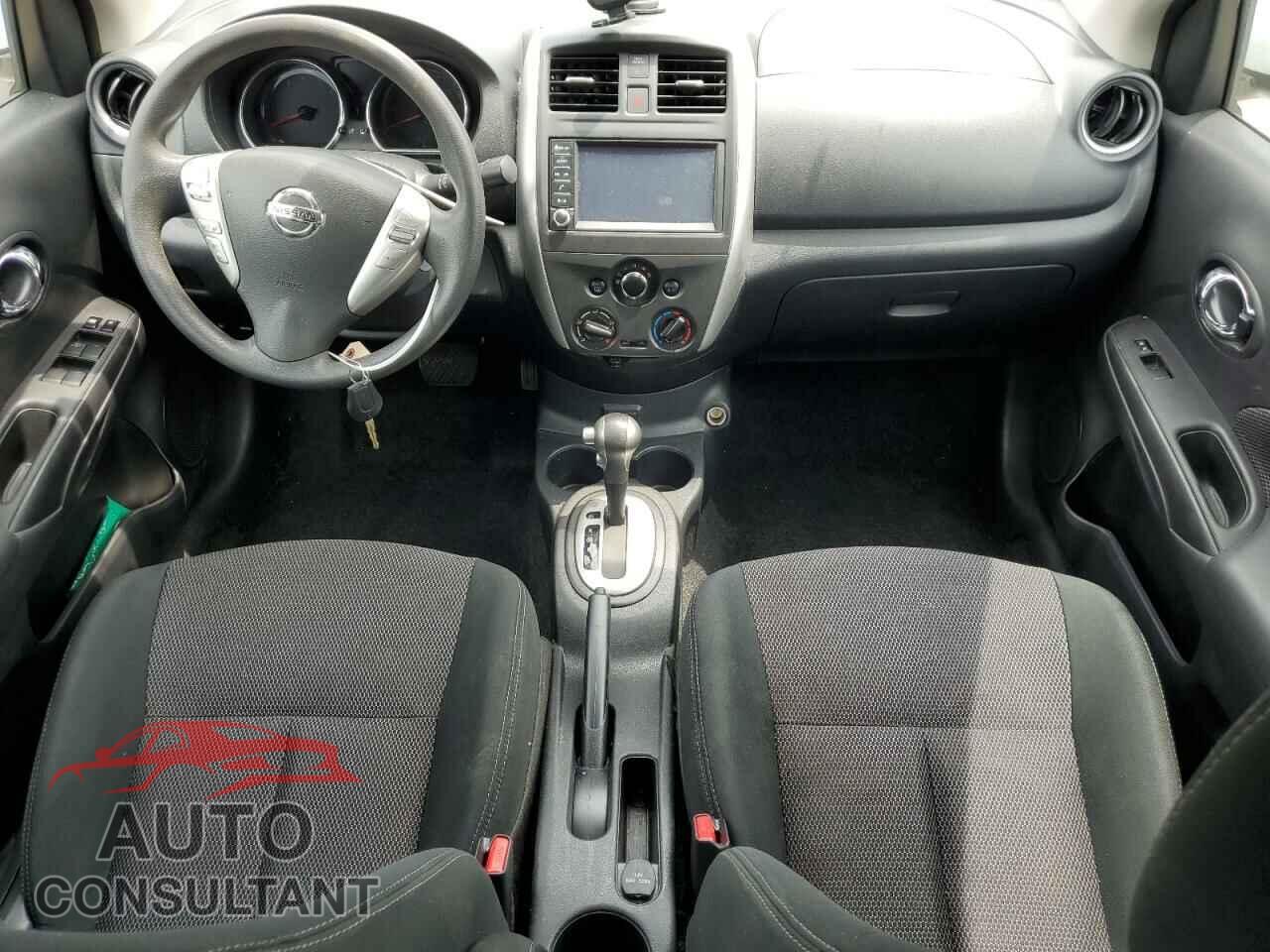 NISSAN VERSA 2019 - 3N1CN7AP3KL864570