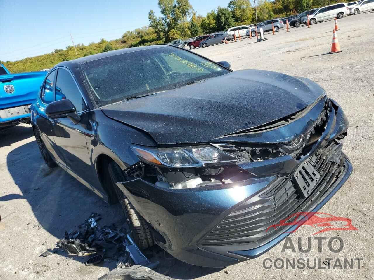 TOYOTA CAMRY 2018 - 4T1B11HK3JU661903