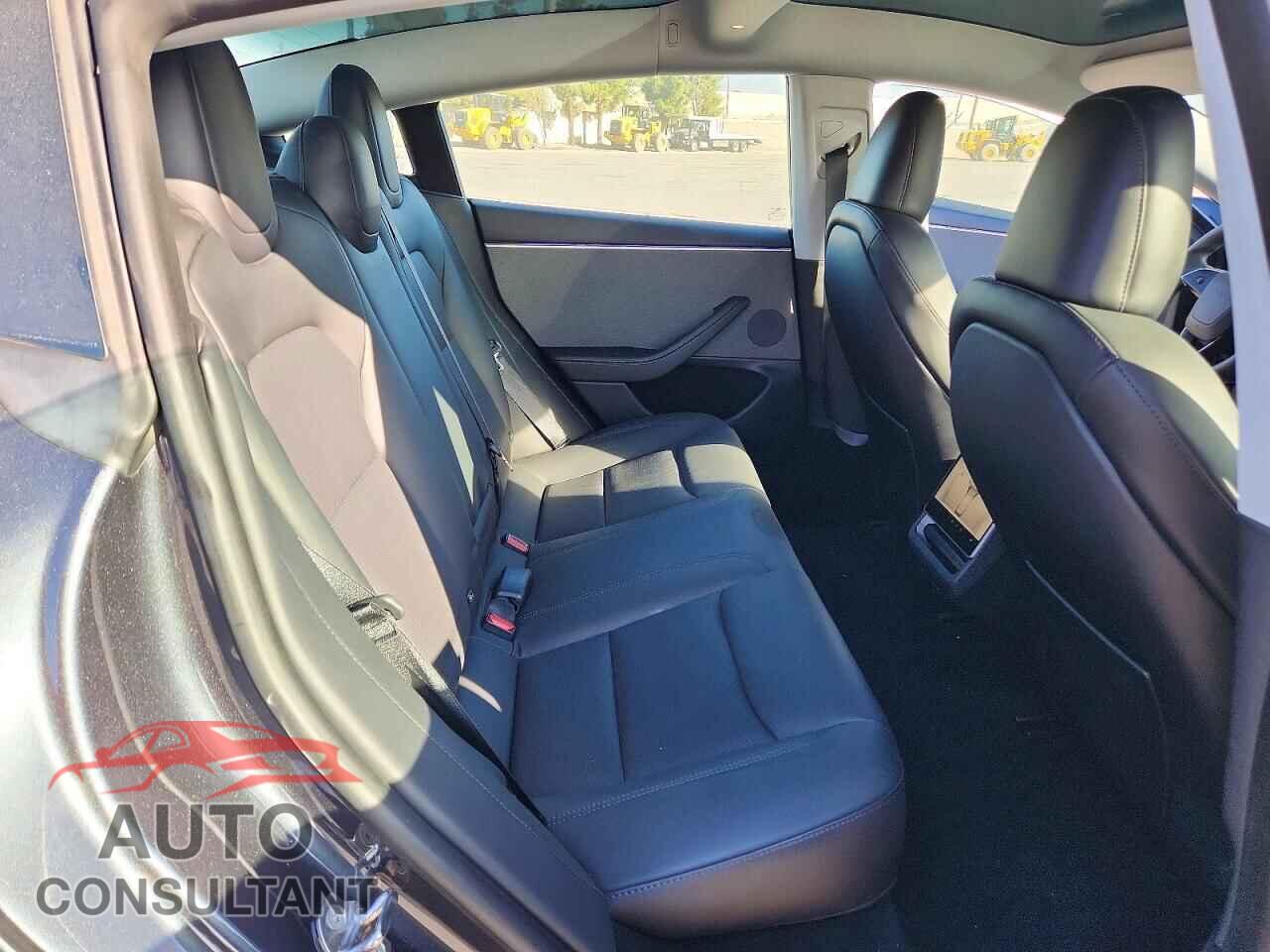 TESLA MODEL 3 2024 - 5YJ3E1EA5RF743418