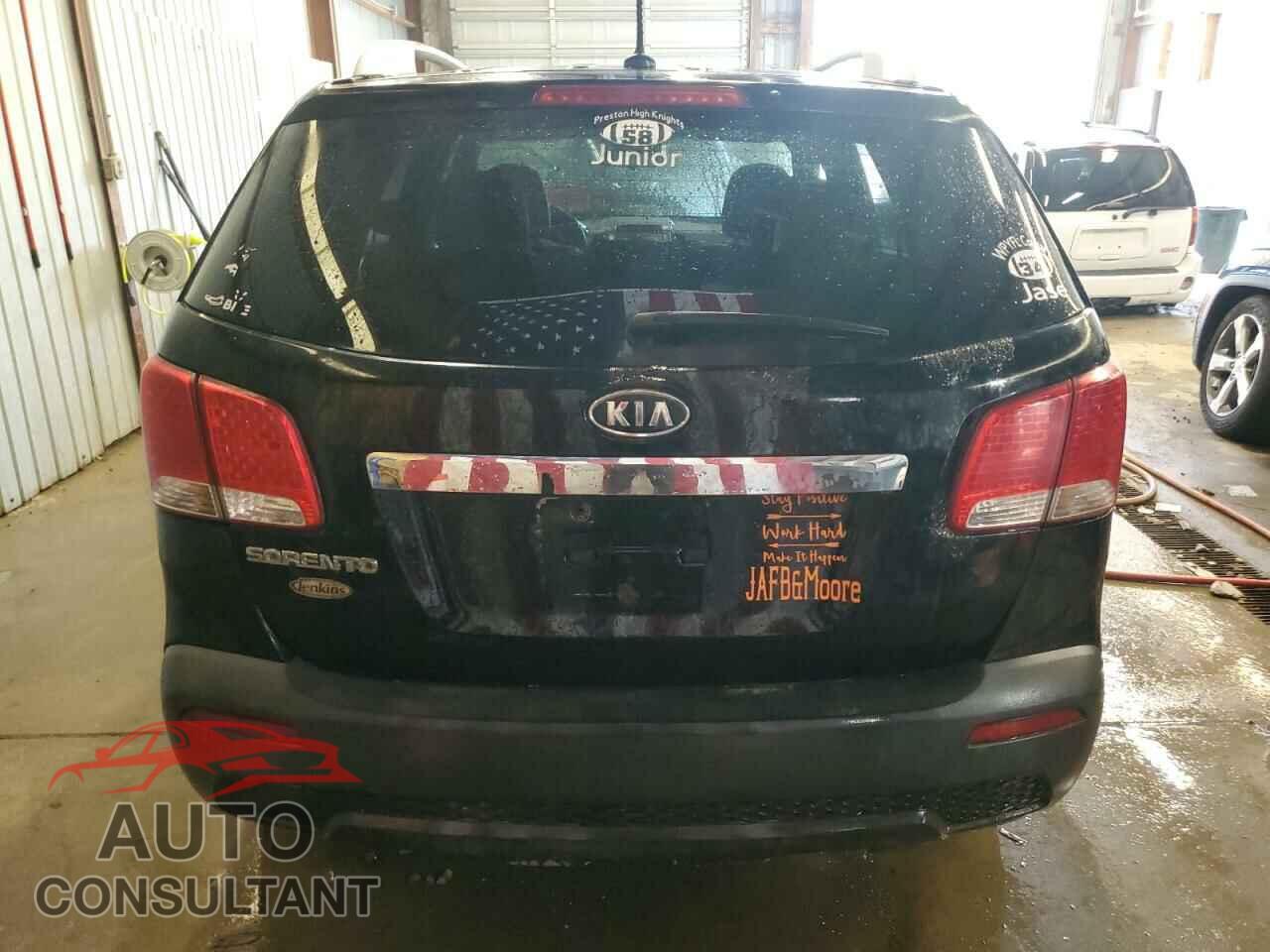 KIA SORENTO 2011 - 5XYKTDA24BG047715