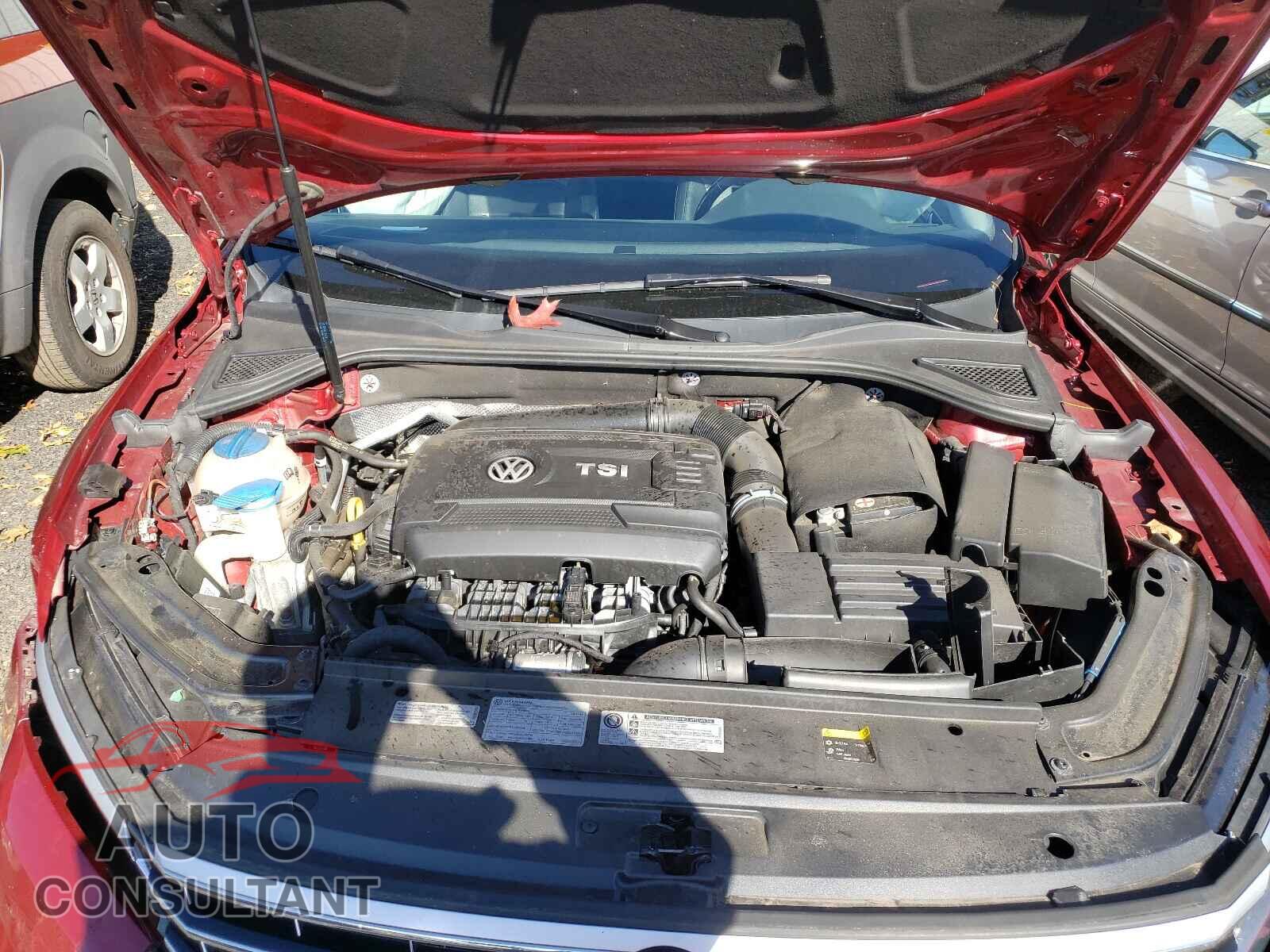VOLKSWAGEN PASSAT 2017 - 1VWGT7A33HC056951