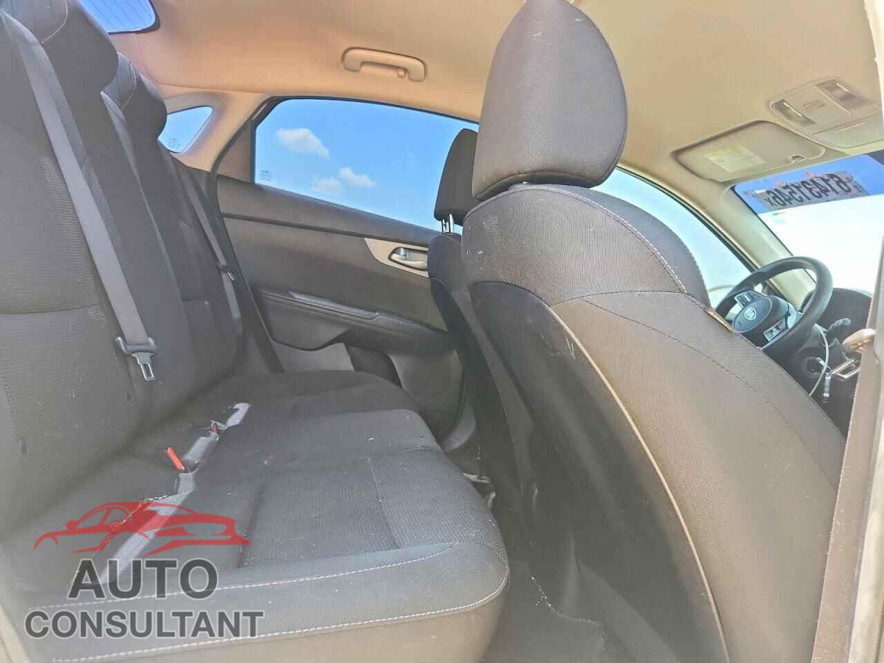 KIA FORTE 2019 - 3KPF24AD1KE009801