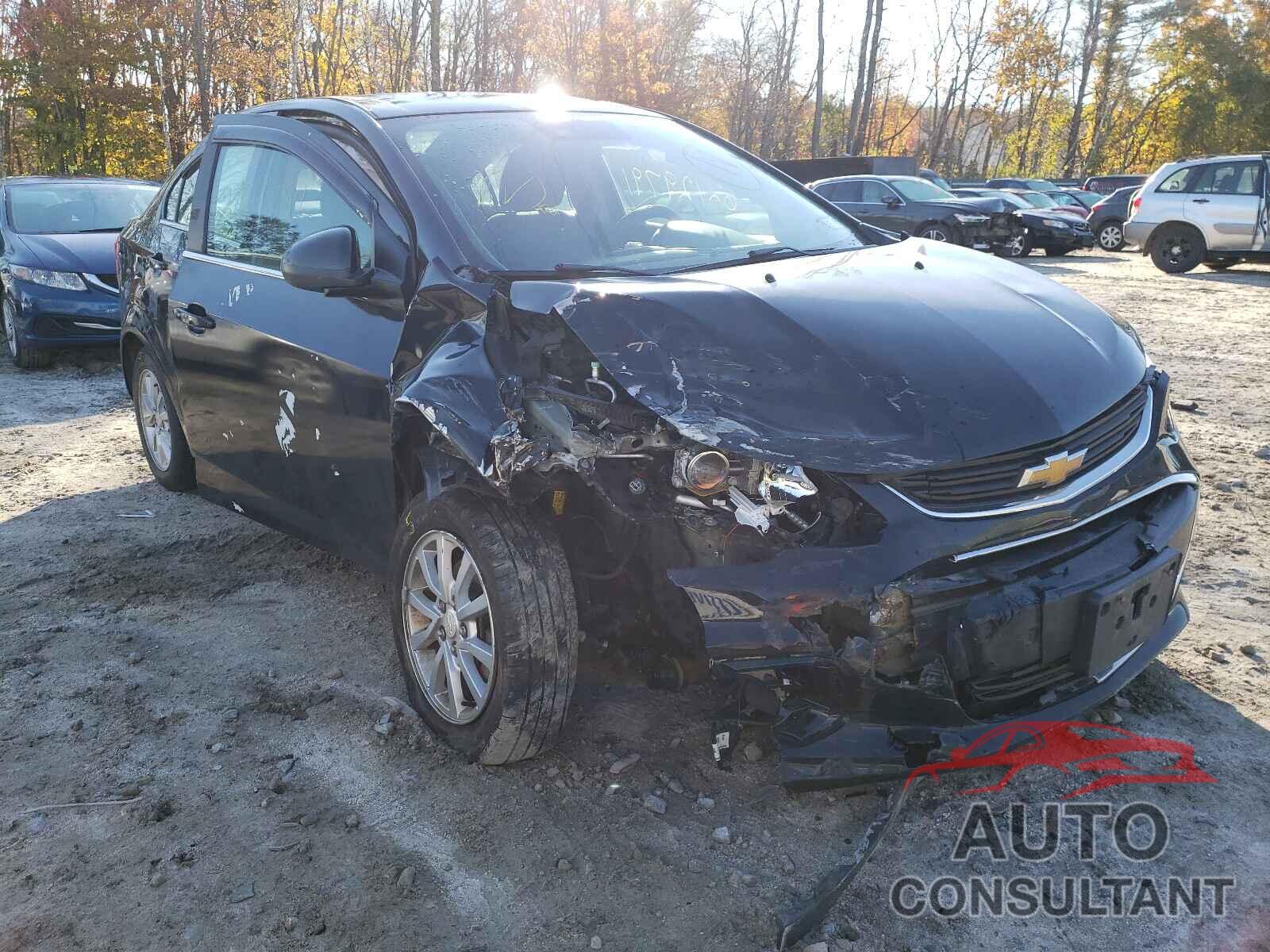 CHEVROLET SONIC 2018 - 1G1JD5SB1J4114760