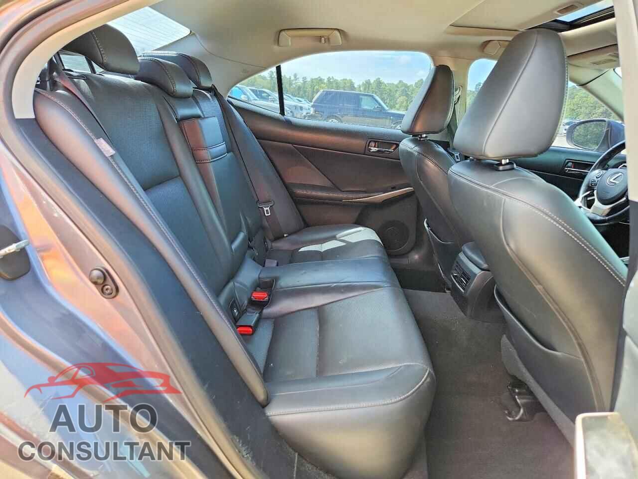 LEXUS IS 2015 - JTHBF1D28F5064483