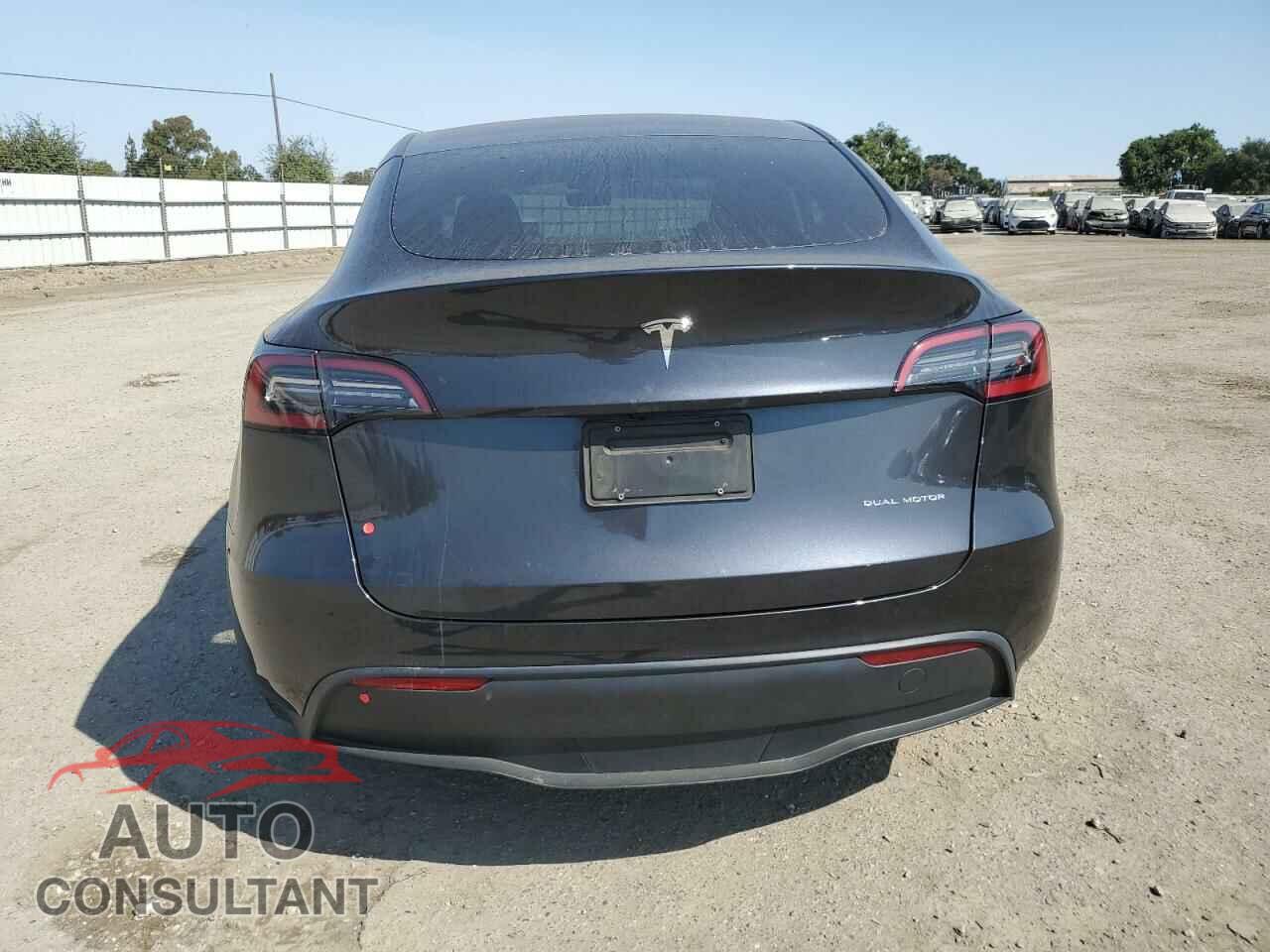 TESLA MODEL Y 2024 - 7SAYGAEE2RF101616