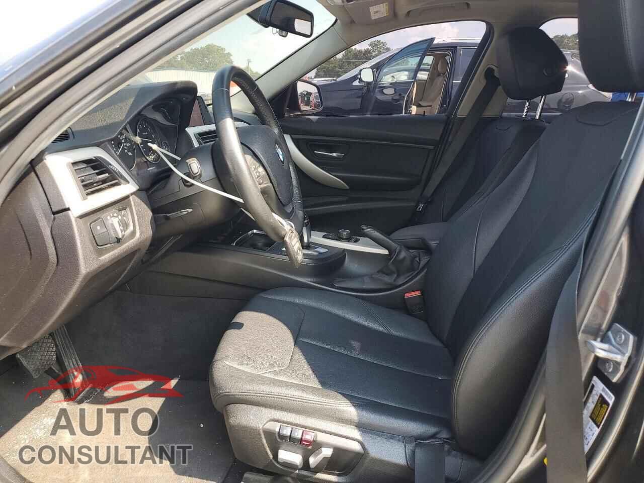 BMW 3 SERIES 2017 - WBA8A9C59HK620502