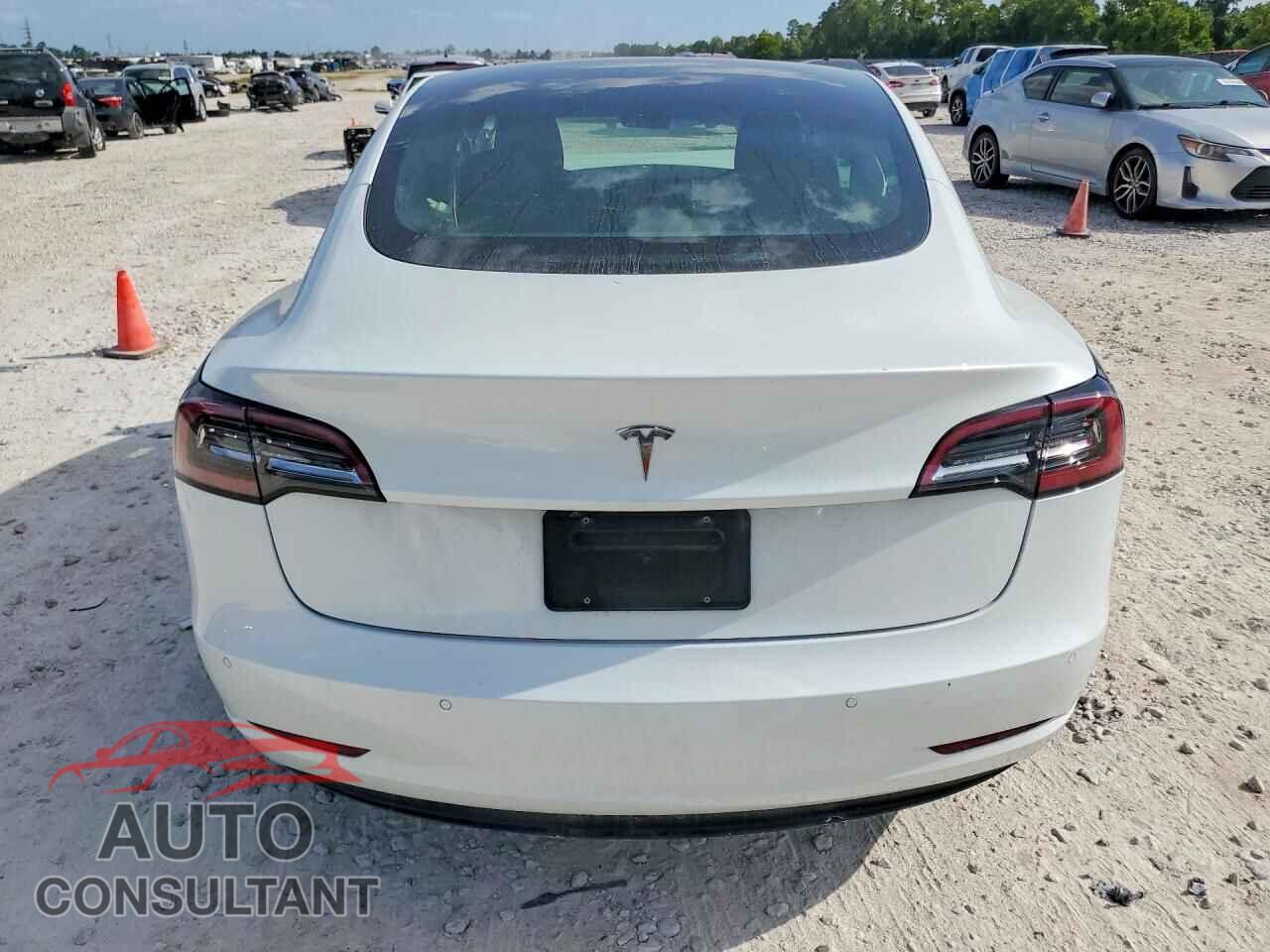 TESLA MODEL 3 2021 - 5YJ3E1EA2MF986404